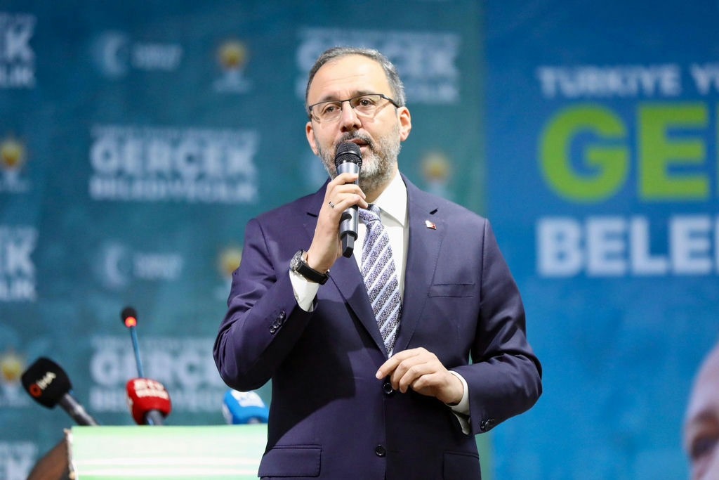 AK Partili Kasapoğlu partisinin aday tanıtım törenine katıldı