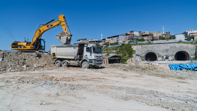 Buca Onat Tüneli’nde çalışmalar planlanandan yavaş ilerliyor
