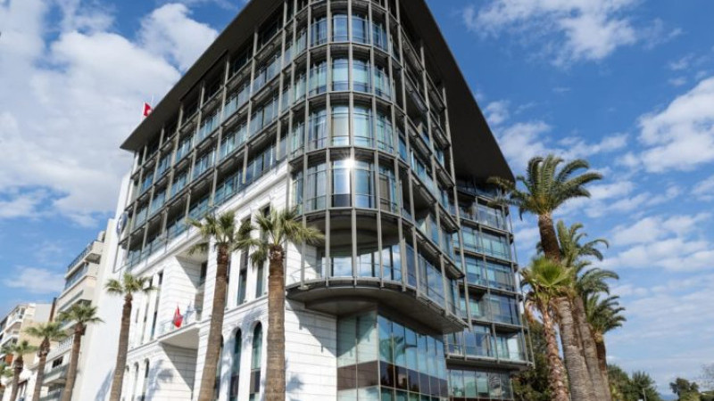 İZTO binası 3 yıldızlı Kırmızı Bayrak ile ödüllendirildi