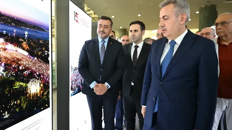 İzmir Adnan Menderes Havalimanı'nda 15 Temmuz sergisi açıldı