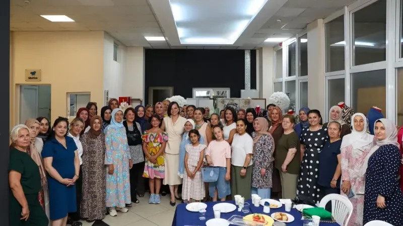 Karabağlar Tekstil Akademi’nin ilk mezunları podyuma çıktı