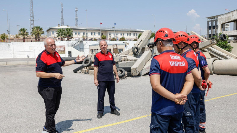 Gölcük Depreminin Üzerinden 27 Yıl Geçti; İzmirli İtfaiyeciler O Geceyi Unutamadı