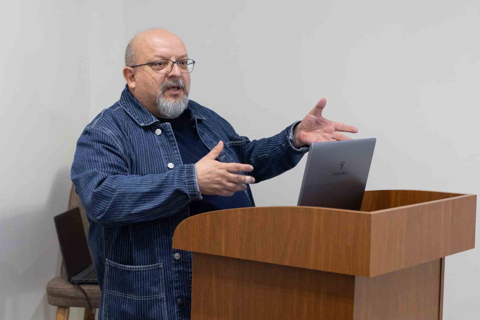 Dr. Nejat Yentürk: ’Döner dünyanın en demokratik yemeğidir’