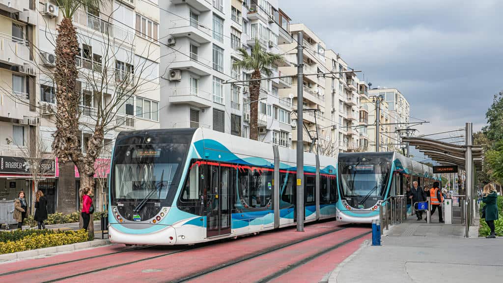 İzmir Tramvayında aksama: Konak seferleri tek hat üzerinden devam ediyor