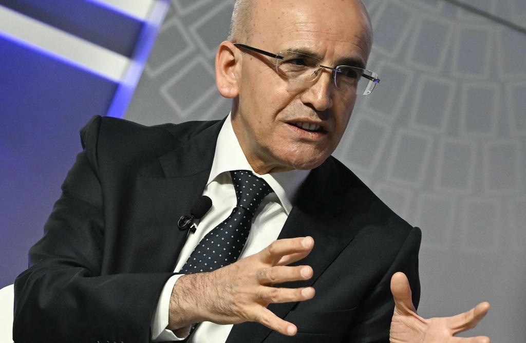 Mehmet Şimşek'ten istifa iddialarına sert yanıt