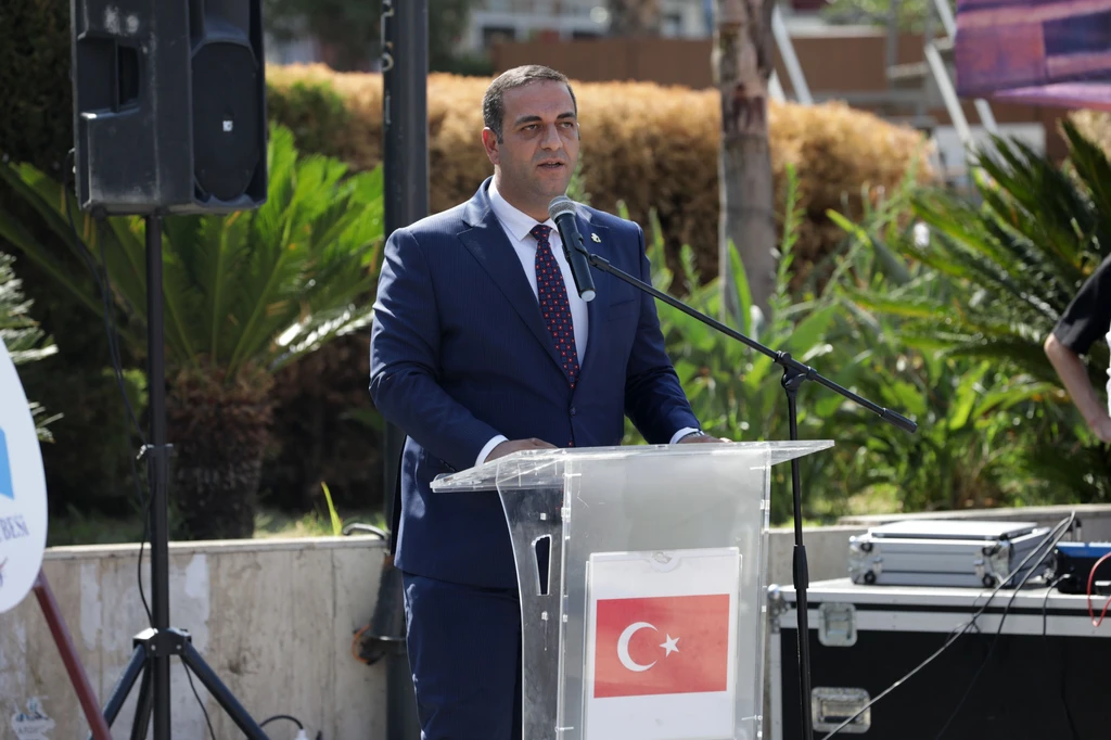 Başkan Uzun'dan 9 Eylül mesajı: ‘İzmir’in dağlarında çiçekler açmaya devam edecek!’