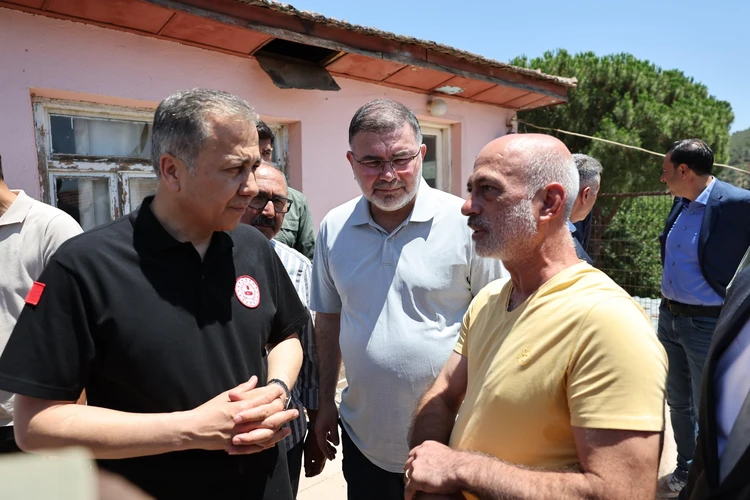 AK Parti İzmir İl Başkanı Bilal Saygılı: “İzmir’in yaralarını devletimiz sarıyor”