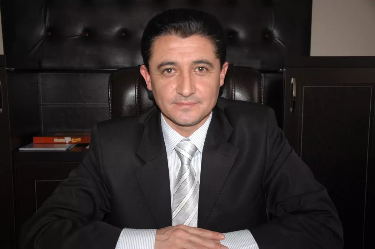 CHP'li ilçe başkanı'nın oğlu Menderes Belediyesi'ne başkan yardımcısı oldu