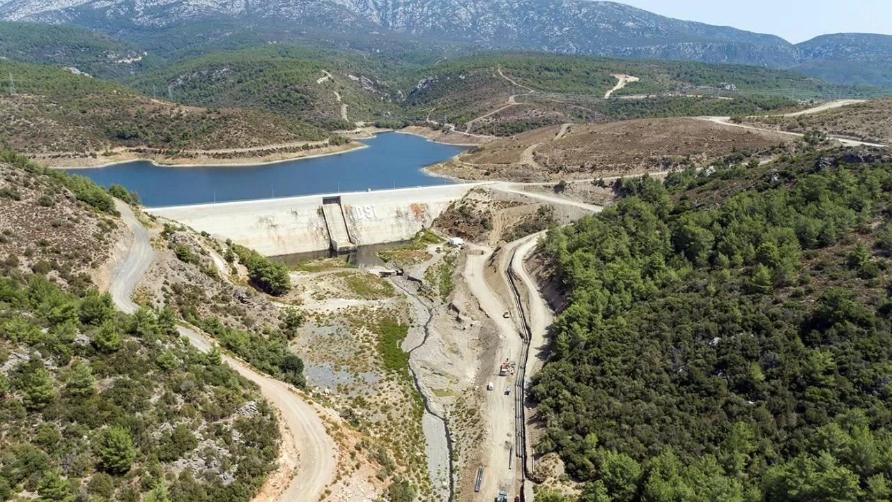 Çeşme’de su krizi sona erdi: Karareis Barajı devreye alındı!
