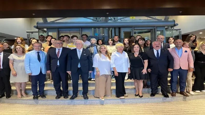 İzmir’de uluslararası öğrenciler için dış ticaret eğitimi programı tamamlandı