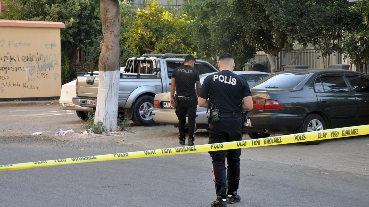 Ödemiş’te sokak ortasında silahlar konuştu: 2 yaralı