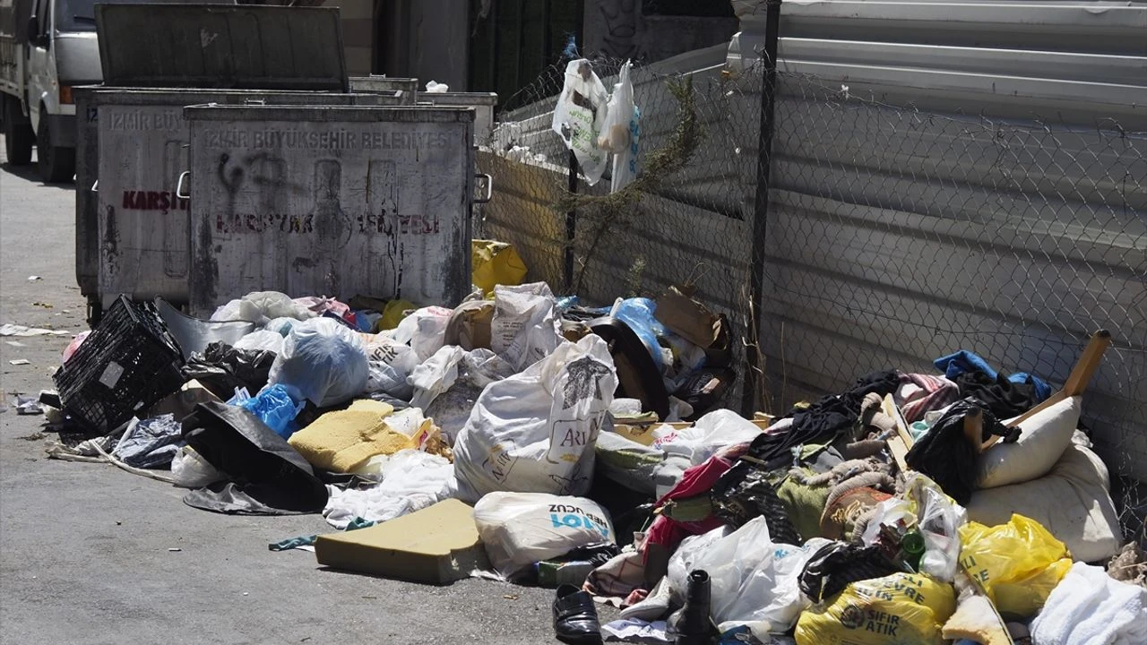 İzmir’de çöp isyanı büyüyor: Yurttaş çözüm bekliyor