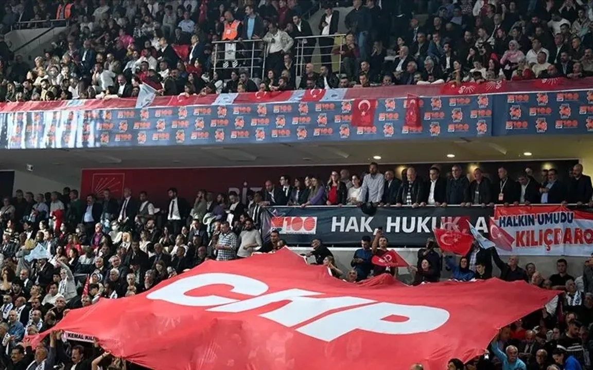 CHP kurultay davası ertelendi: Mahkeme tedbir talebini de reddetti