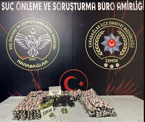  Karabağlar ilçesinde, uyuşturucu ile yakalanan 2 kardeşe gözaltı