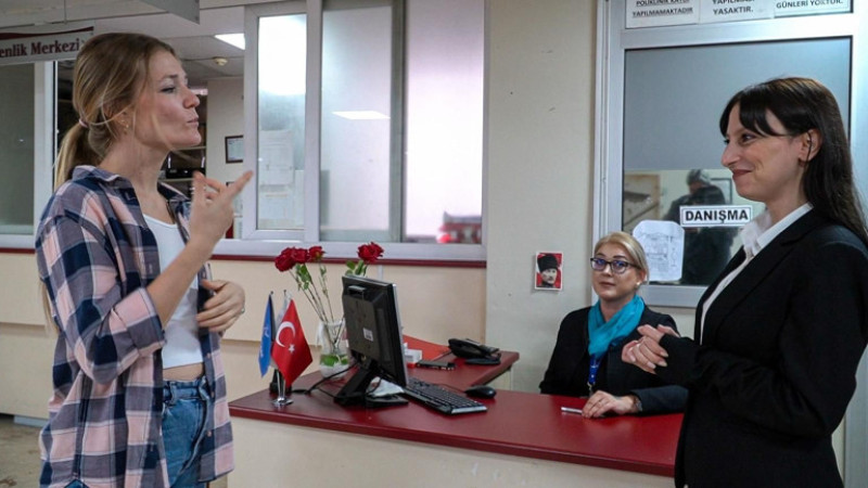 İzmir'de işitme engelliler için merkez kuruldu