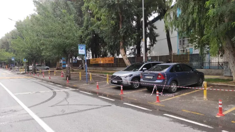 Kordon’da yeni otopark sistemi krize yol açtı: Gündüz bomboş, esnaf tepkili!