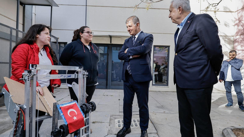 Başkan Cemil Tugay: “Gençlerimize güvenli ve güçlü bir gelecek sunma sorumluluğumuz var”