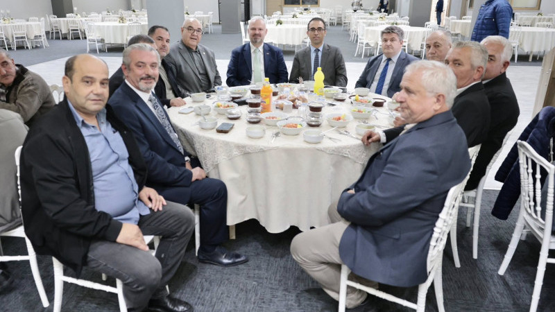 Menemen Belediye Başkanı Pehlivan, Menemen esnafları ile bir araya geldi