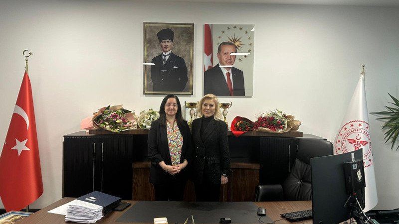 Bursalı, Bayraklı Şehir Hastanesi ve Bakırçay Üniversitesi’ni ziyaret etti