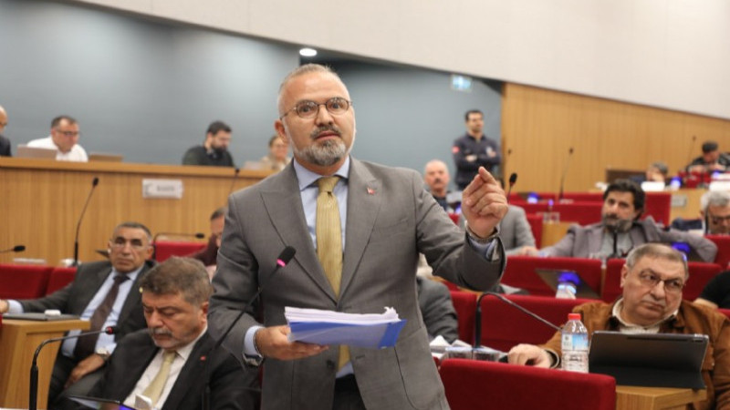 Yıldız: Büyükşehir Yarım İşlerle İzmir’i Oyalıyor