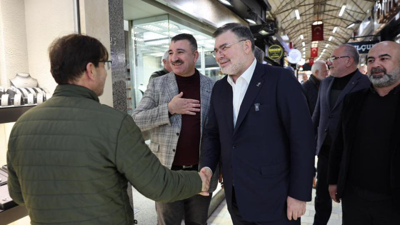 AK Parti İzmir İl Başkanı Saygılı’dan Tarihi Kemeraltı Çarşısı’na ziyaret