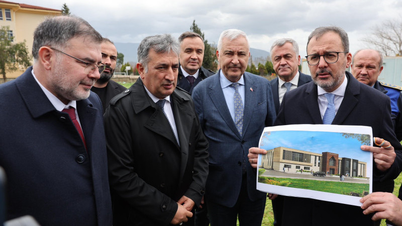 AK Parti Heyeti Kemalpaşa’da İncelemelerde Bulundu