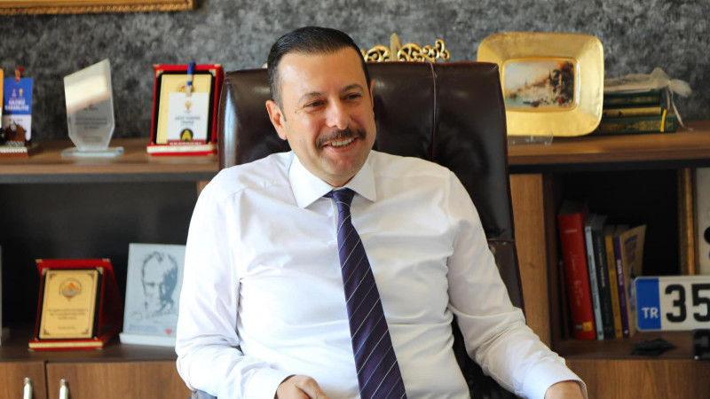 AK Parti’li Kaya’dan İzmir’de deniz ulaşımına eleştiri