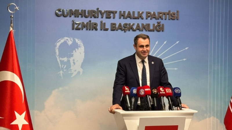 CHP İzmir İl Başkanlığı İki İlçe Yöneticisini Görevden Aldı