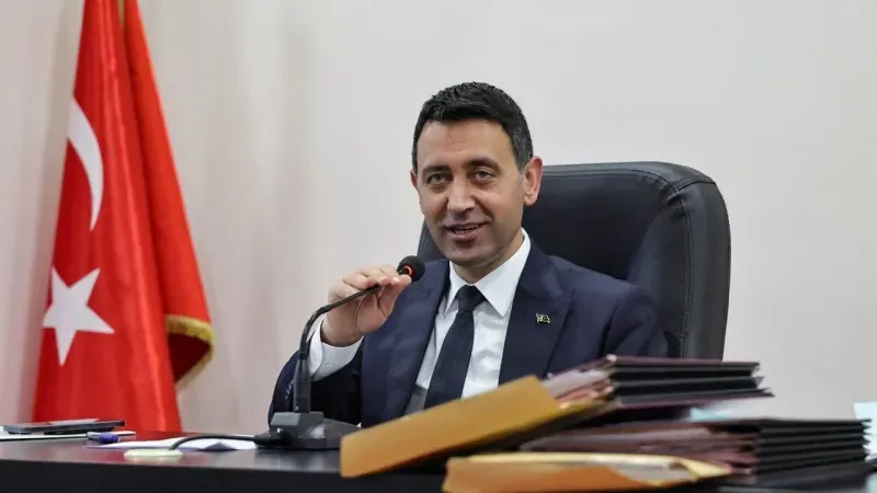 Önal’dan deprem konutları eleştirilerine sert yanıt