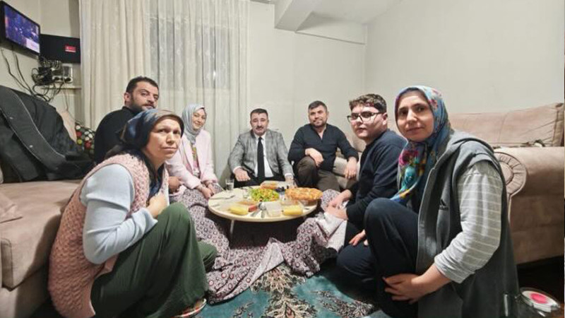 Mehmet Sait Başdaş’tan kapı kapı ramazan ziyareti