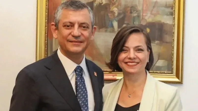 Karabağlar Belediye Başkanı Helil Kınay, CHP'den istifa ederek YENİ Parti'ye katıldı