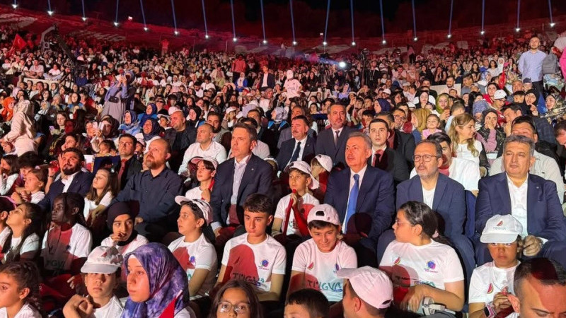 Tarihi Efes’te gençlik buluşması: Başdaş’tan “vatanına sevdalı nesiller” vurgusu