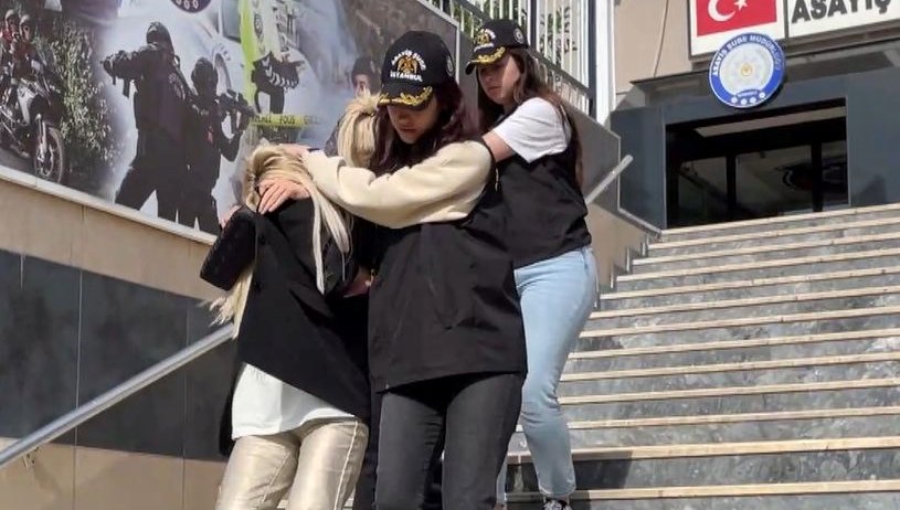 3 ilde fuhuş operasyonunda 8 gözaltı