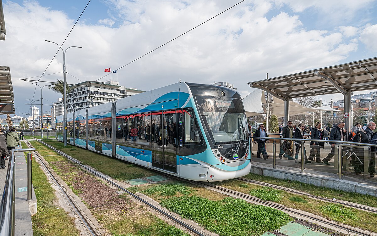 Konak Tramvayı’nda bu sabah enerji kesintisi: Seferler durdu