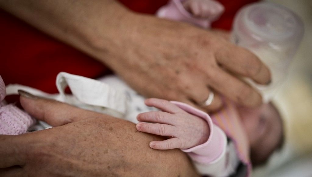 Bebeğini 2 bin euro'ya sattı, pişman oldu: Geri almak isterken tutuklandı