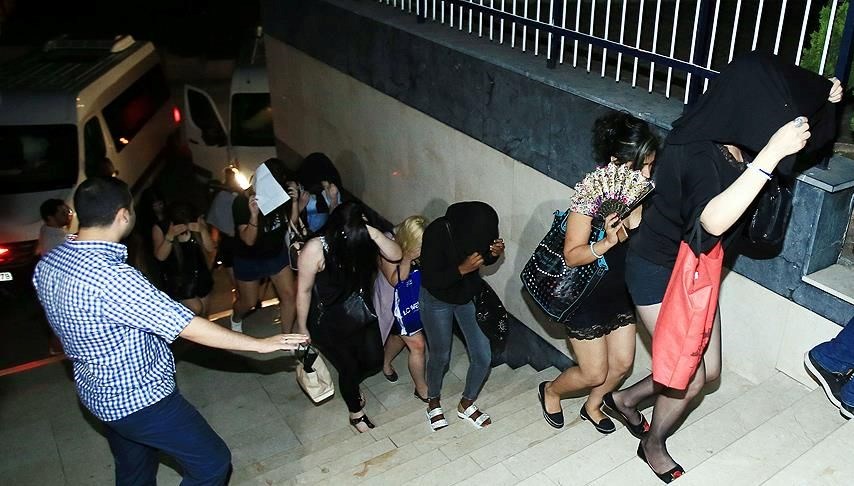 Düzce'de fuhuş operasyonunda 5 zanlı yakalandı