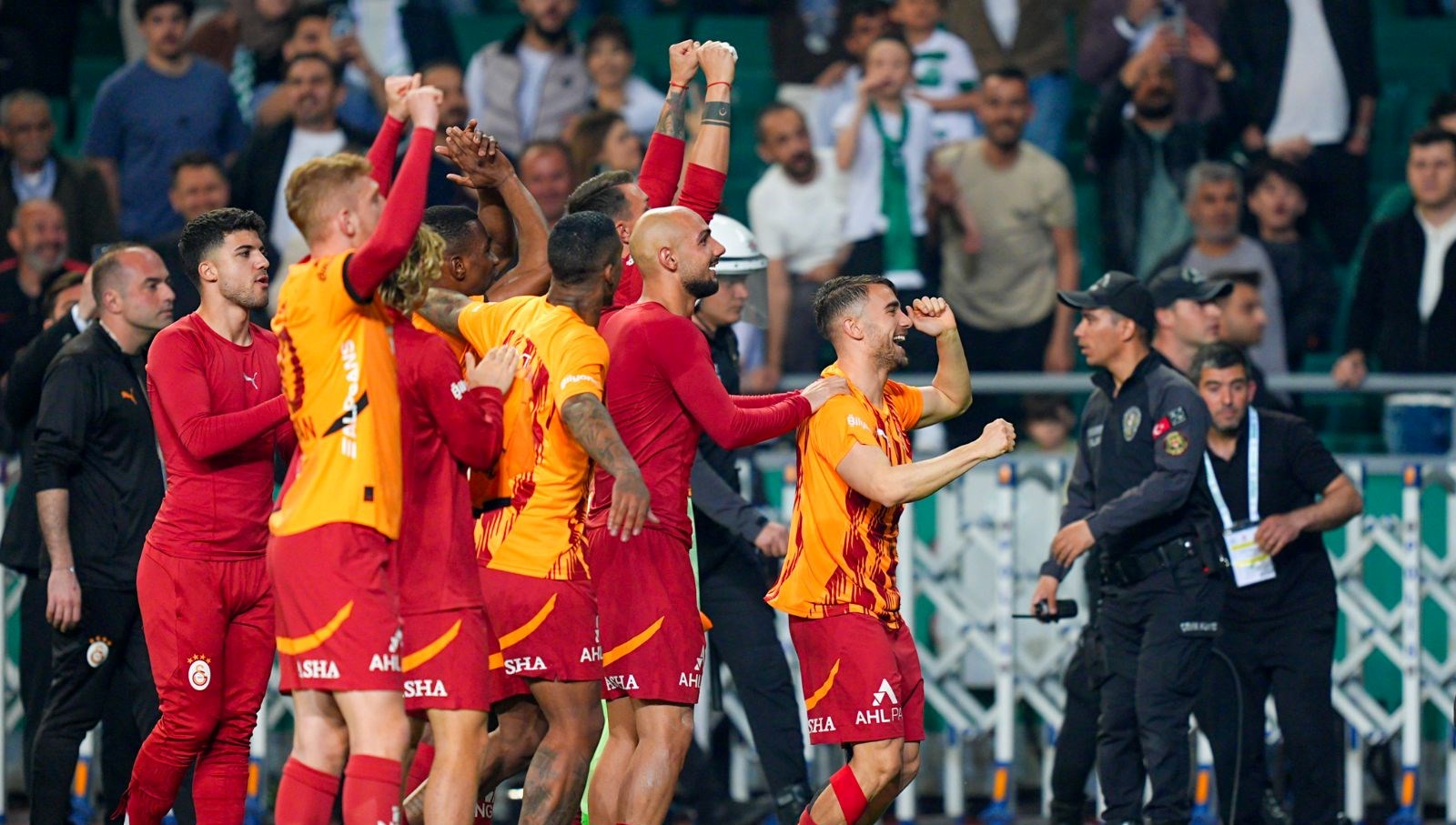 Galatasaray bu sezon 11 kez kalesini gole kapadı