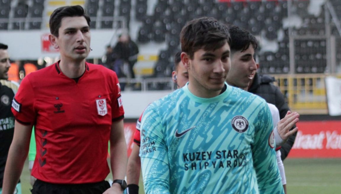 Genç kaleci Timurhan başarılı performansıyla dikkat çekti