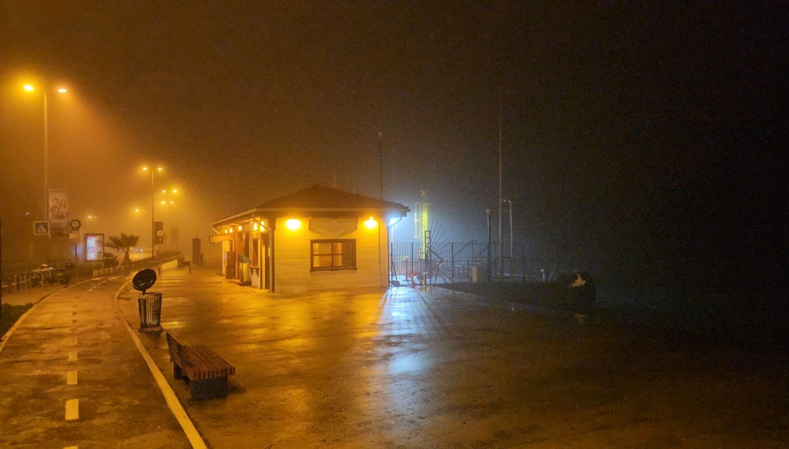 İstanbul Boğazı'nda sis esareti: Vapur seferleri iptal