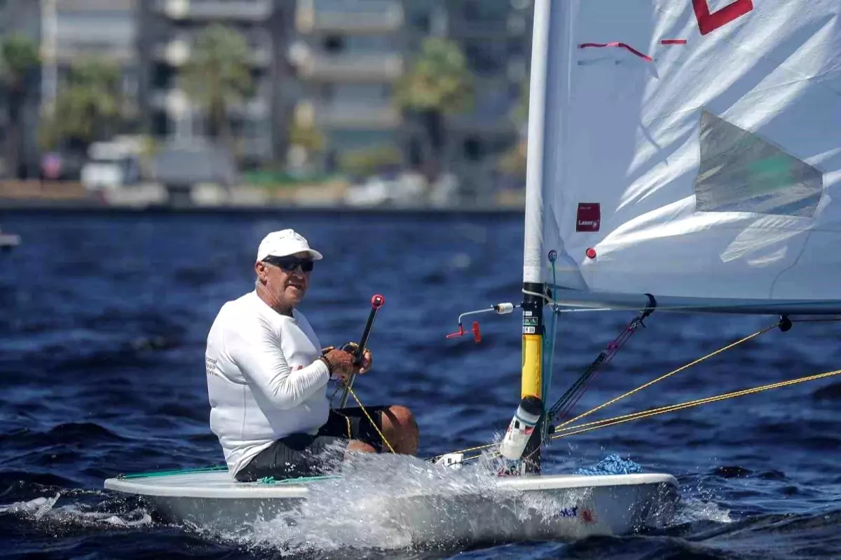 İzmir'de 2025 ILCA Master Türkiye Şampiyonası Başladı