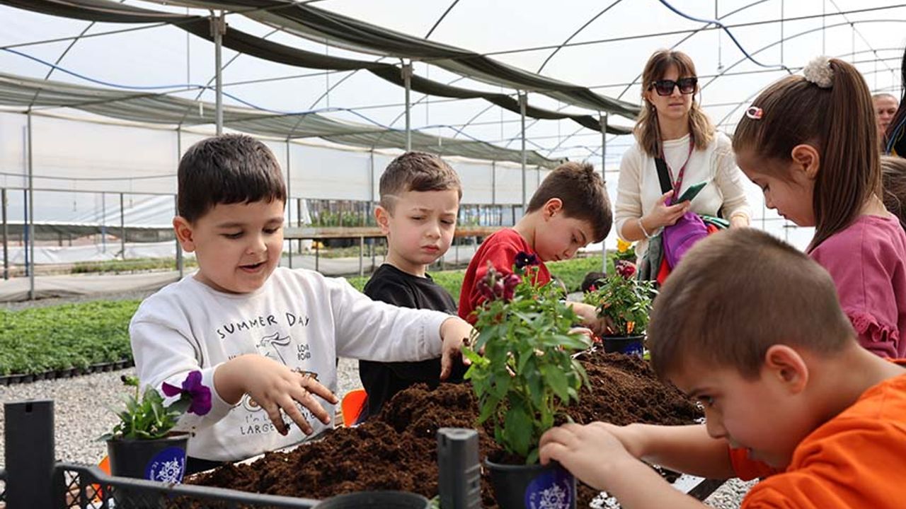 Özlem Çerçioğlu’nun inisiyatifiyle öğrenciler doğa ile iç içe bir eğitim aldı