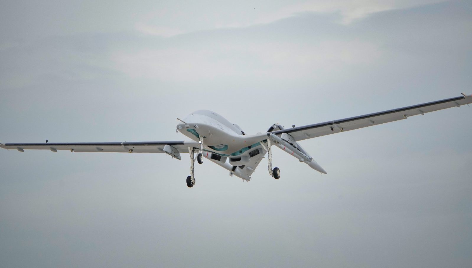 Süpersonik füzeyle yine tam isabet: Bayraktar TB2 işaretledi, TB3 vurdu